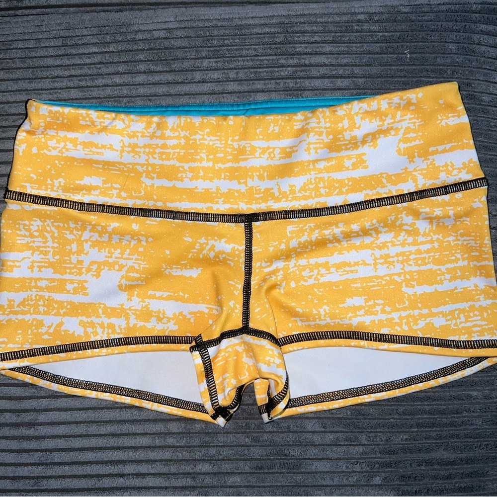 Kailoha Women’s Yellow Booty Shorts “Sturdy AF” Athletic Shorts Size Medium